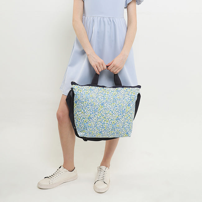 Deluxe Easy Carry Tote In Tapestry Flower Blue - 45585911513390